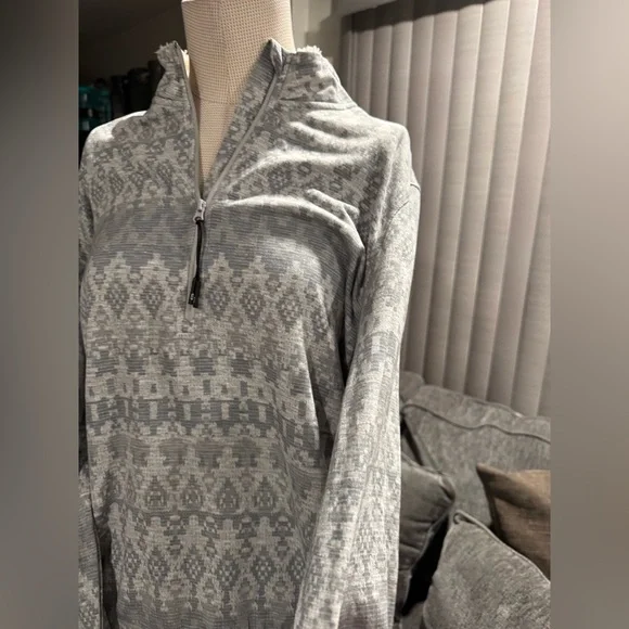 Free Country Women's Gray and White Patterned Hoodie - Picture 10 of 10